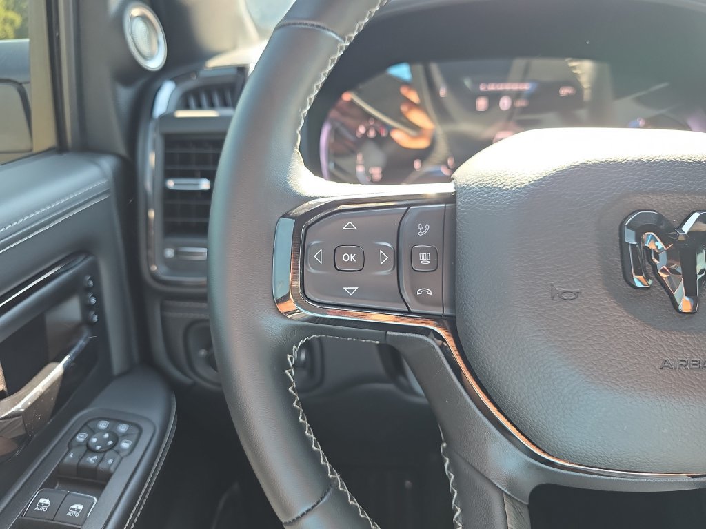 Used 2026 RAM 2500 Limited AWD/4WD image 22