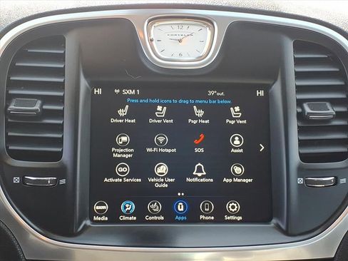 Used 2018 Chrysler 300 Limited image 7