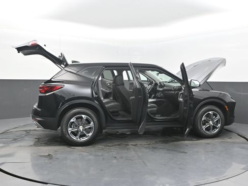 Used 2025 Chevrolet Blazer LT FWD image 37