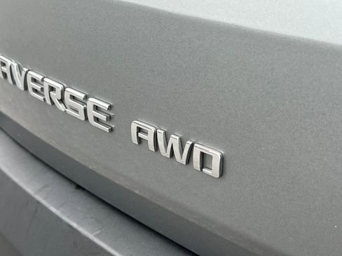 Used 2023 Chevrolet Traverse LT image 16