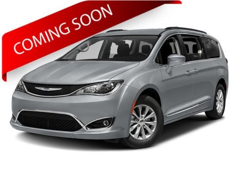 Used 2017 Chrysler Pacifica Touring-L Plus w/ Tire & Wheel Group FWD image 1