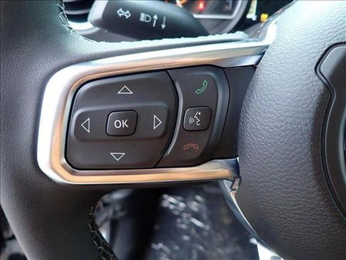 New 2025 Jeep Wrangler Unlimited Sahara AWD/4WD image 14