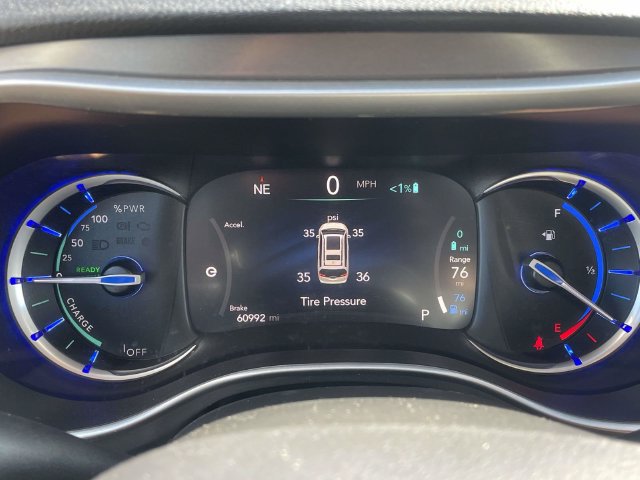 Used 2023 Chrysler Pacifica Touring-L FWD image 20