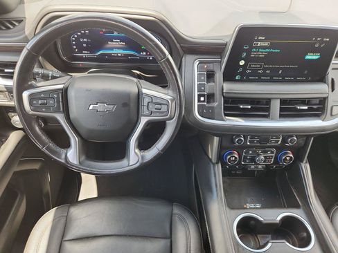 Used 2022 Chevrolet Suburban Z71 AWD/4WD image 11