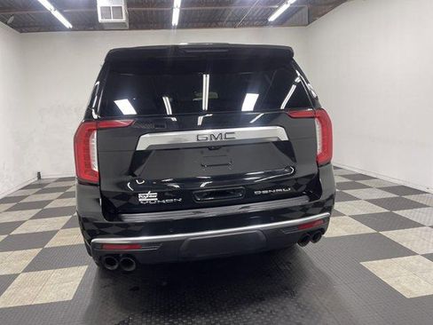 Used 2022 GMC Yukon Denali w/ Advanced Technology Package AWD/4WD image 3