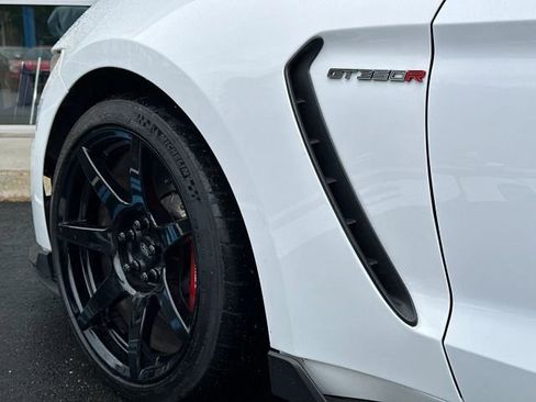 Used 2016 Ford Mustang Shelby GT350R w/ GT350R Equipment Group 920A image 17
