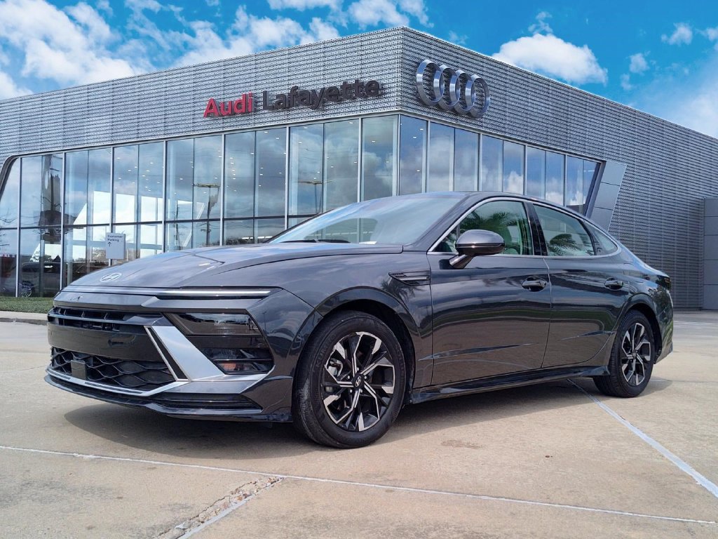 Used 2025 Hyundai Sonata SEL FWD image 1