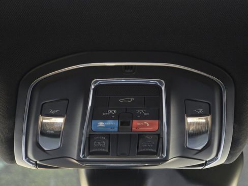 Used 2025 Jeep Grand Cherokee Altitude AWD/4WD image 36