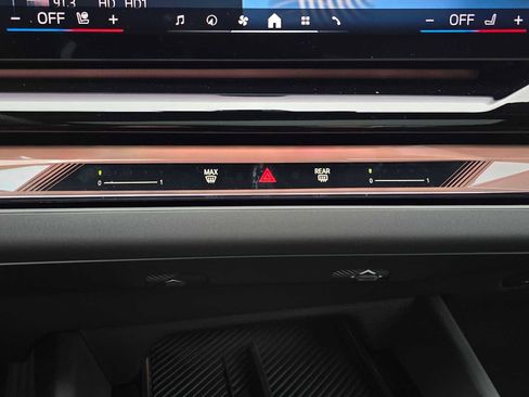 Used 2024 BMW i5 eDrive40i w/ M Sport Package image 31