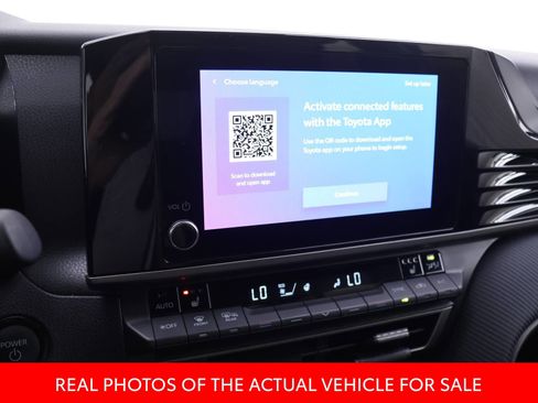 Used 2025 Toyota Camry SE w/ Convenience Package image 8