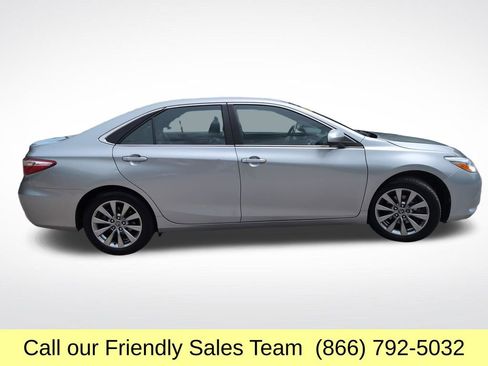 Used 2017 Toyota Camry XLE w/ Convenience Package FWD image 7