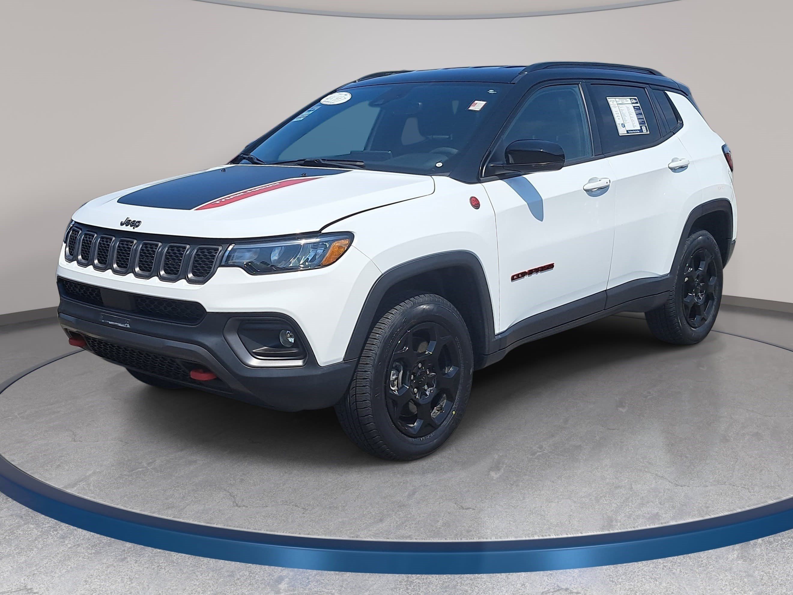 Used 2023 Jeep Compass Trailhawk AWD/4WD image 1