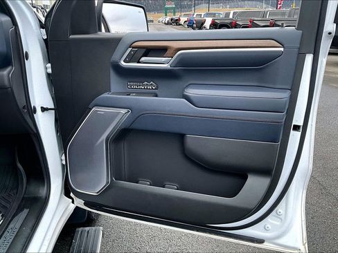 Used 2022 Chevrolet Silverado 1500 High Country w/ Z71 Off-Road Package image 25