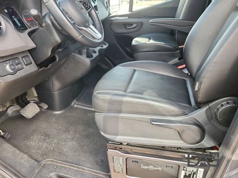 Used 2022 Mercedes-Benz Sprinter 4500 w/ Parking Package image 11