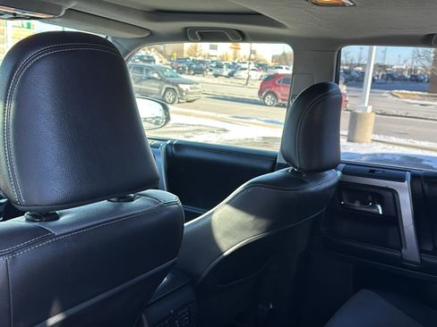 Used 2014 Toyota 4Runner SR5 Premium image 18