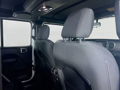 Used 2021 Jeep Gladiator Sport image 9