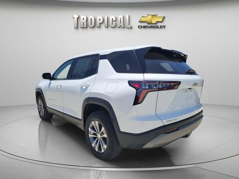 New 2026 Chevrolet Equinox LT w/ Convenience Package II FWD image 3