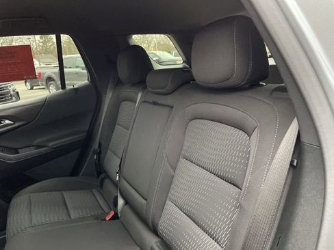Used 2025 Chevrolet Equinox LT image 40