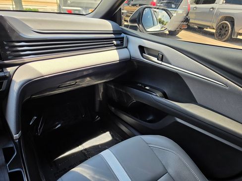 Used 2025 Toyota Camry SE w/ Convenience Package FWD image 28
