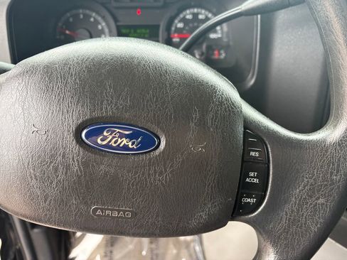 Used 2016 Ford E-450 and Econoline 450 Super Duty RWD image 21
