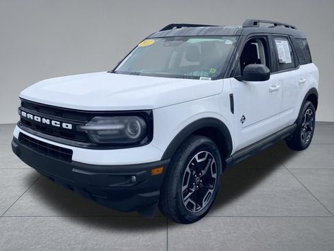 Used 2022 Ford Bronco Sport Outer Banks w/ Tech Package image 2