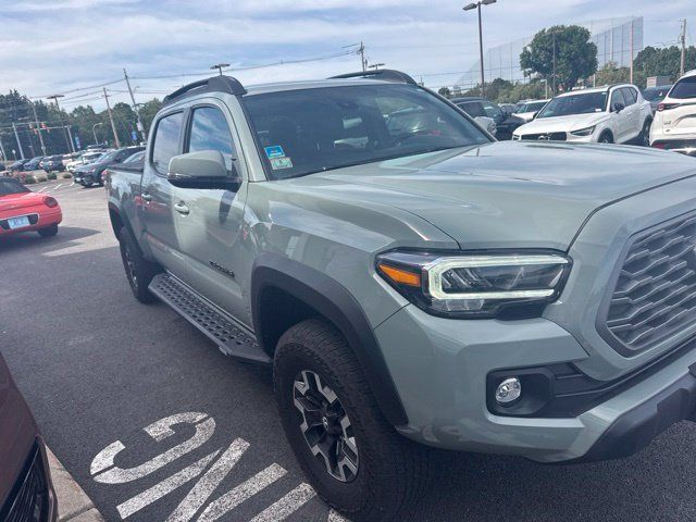 Used 2023 Toyota Tacoma TRD Off-Road w/ TRD Premium Off Road Package AWD/4WD image 2