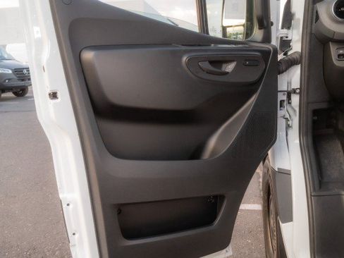 Used 2025 Mercedes-Benz Sprinter 2500 image 15