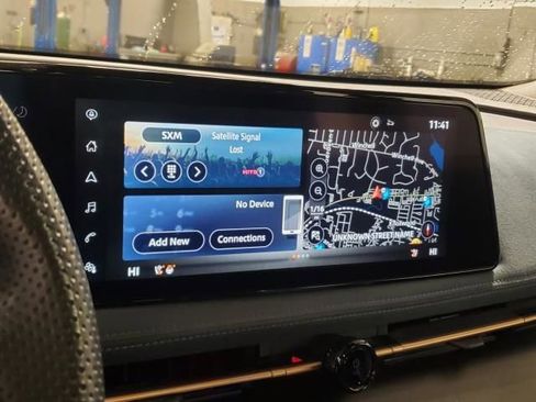 Used 2024 Nissan Ariya AWD image 30