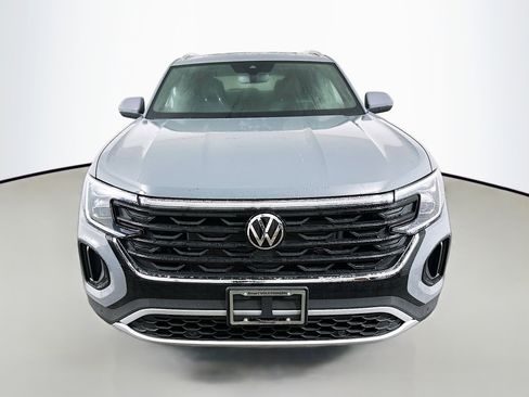 New 2026 Volkswagen Atlas Cross Sport SE image 2