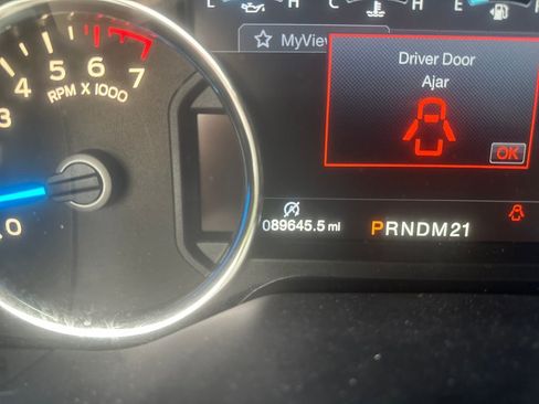 Used 2015 Ford F150 Lariat w/ Equipment Group 501A Mid RWD image 14