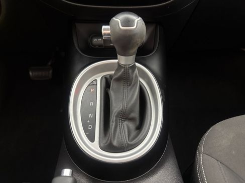 Used 2015 Kia Soul image 16