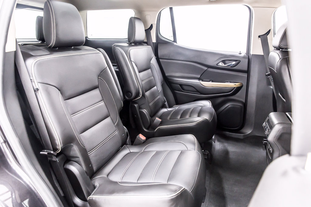 Used 2019 GMC Acadia Denali w/ Technology Package FWD image 33