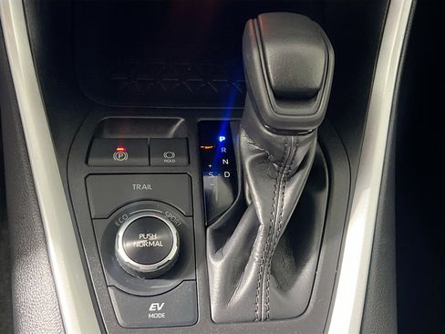 Used 2024 Toyota RAV4 XLE image 25