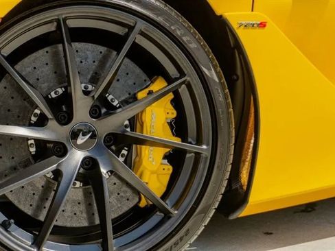 Used 2023 McLaren 720S Spider image 29