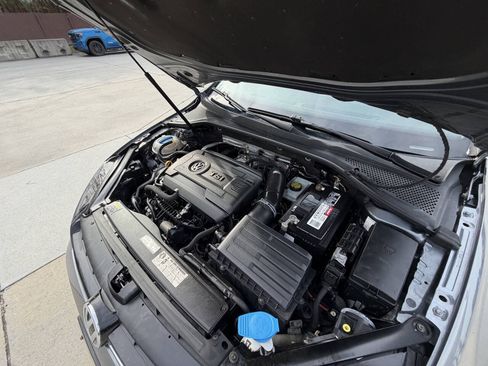Used 2015 Volkswagen Golf S FWD image 31