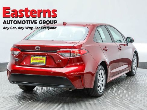 Used 2024 Toyota Corolla LE FWD image 5
