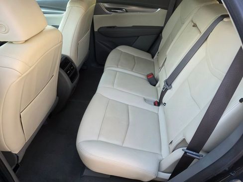 Used 2023 Cadillac XT5 Premium Luxury image 16