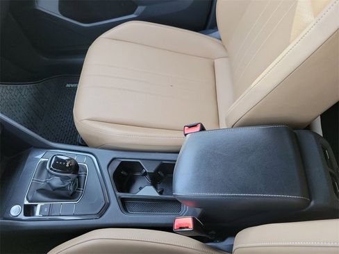 Used 2022 Volkswagen Tiguan SE image 22