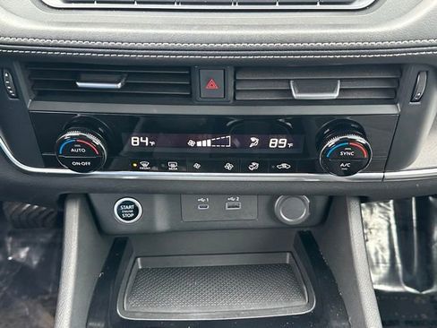 Certified 2023 Nissan Rogue SV image 33