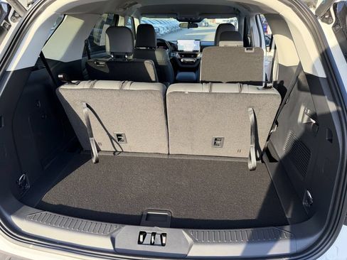 New 2026 Ford Explorer Active w/ Active Comfort Package RWD image 17