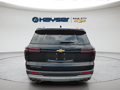 Used 2026 Chevrolet Traverse LT FWD image 6