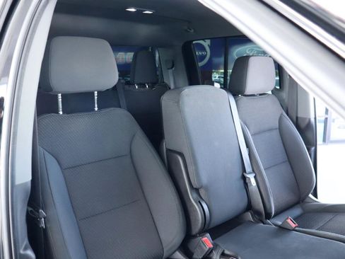 Used 2019 Chevrolet Silverado 1500 Custom w/ Custom Convenience Package AWD/4WD image 34