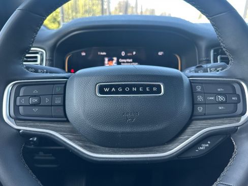 Used 2024 Jeep Wagoneer Series III AWD/4WD image 34