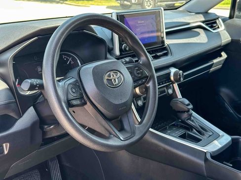 Used 2025 Toyota RAV4 XLE FWD image 12