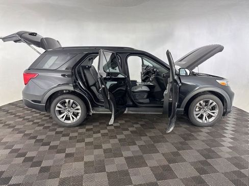 Used 2021 Ford Explorer XLT w/ Equipment Group 202A image 16
