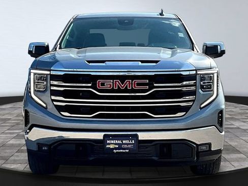 Used 2025 GMC Sierra 1500 SLT AWD/4WD image 3