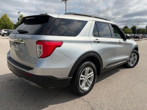 Used 2024 Ford Explorer XLT w/ Equipment Group 202A AWD/4WD image 7