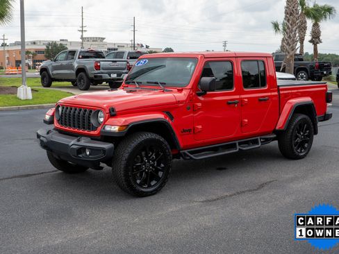 Used 2025 Jeep Gladiator Sport AWD/4WD image 7