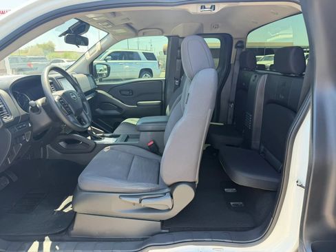Used 2024 Nissan Frontier S w/ Technology Package RWD image 14