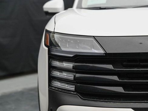 New 2025 Nissan Kicks SR image 4